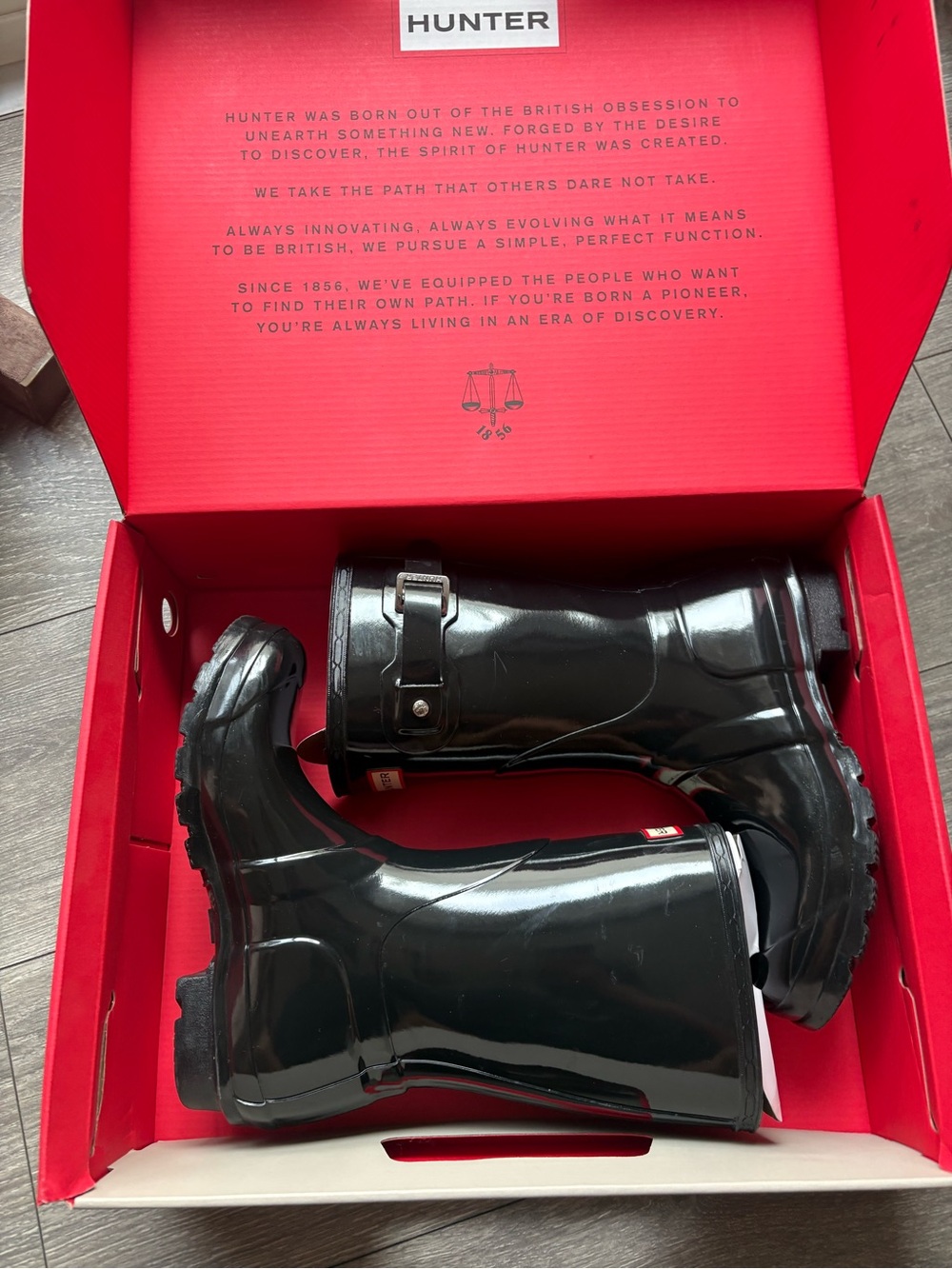 Hunter Women's Glossy Black Mid-Calf Rain Boots Size 6